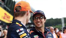 Checo Pérez por reclamos de Sainz: 'Me da risa, fue una buena batalla con Carlos'