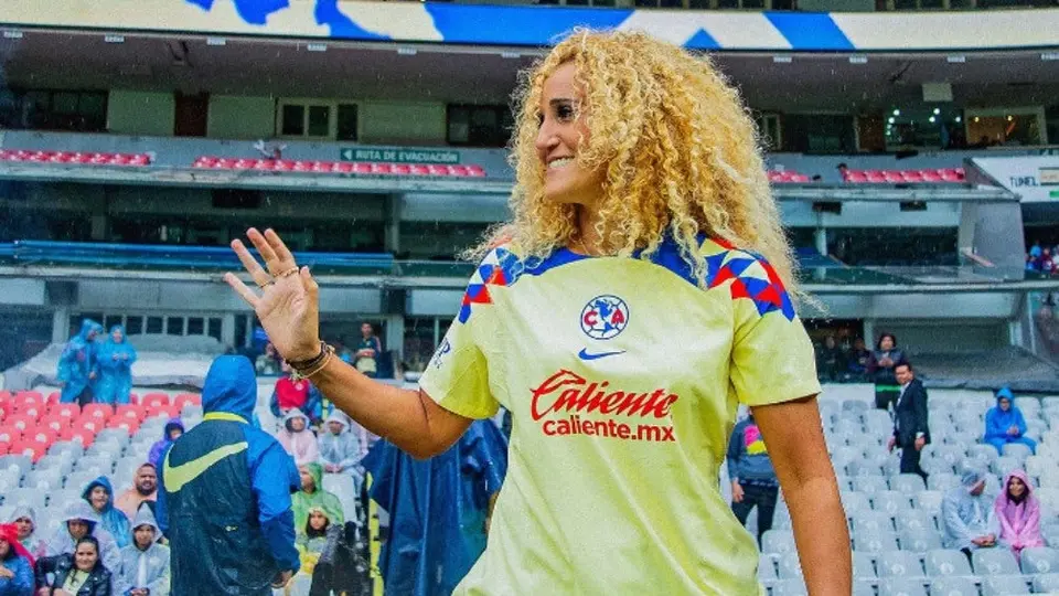 A Kheira Hamraoui le contaron que la Liguilla “es mejor que una Final de Champions”