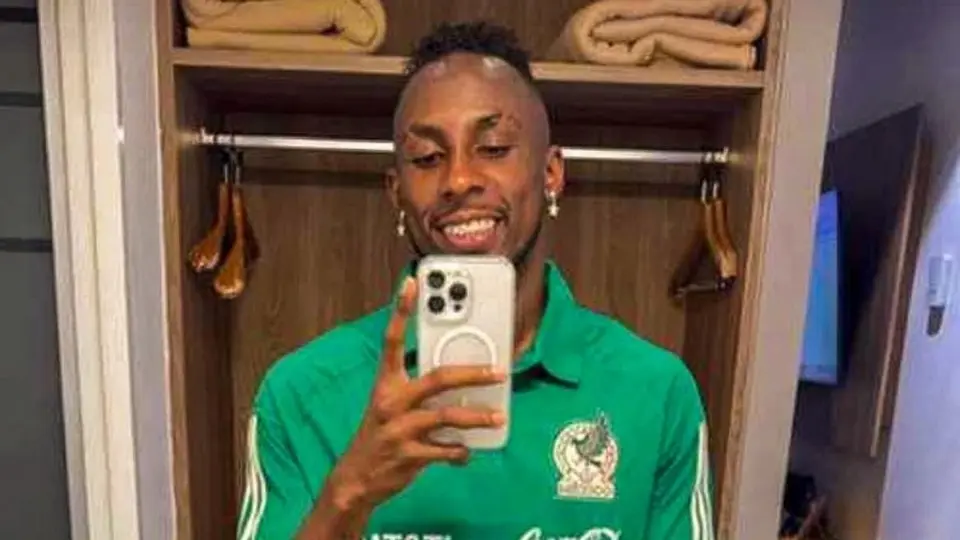 Filtran primera imagen de Julián Quiñones con playera del Tri