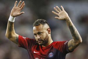 ¡Lo quemaron! Influencer revela que Neymar Jr tuvo relaciones con otro hombre