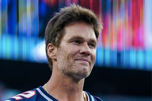 Tom Brady regresa a Nueva Inglaterra y se declara "Patriota de por vida"
