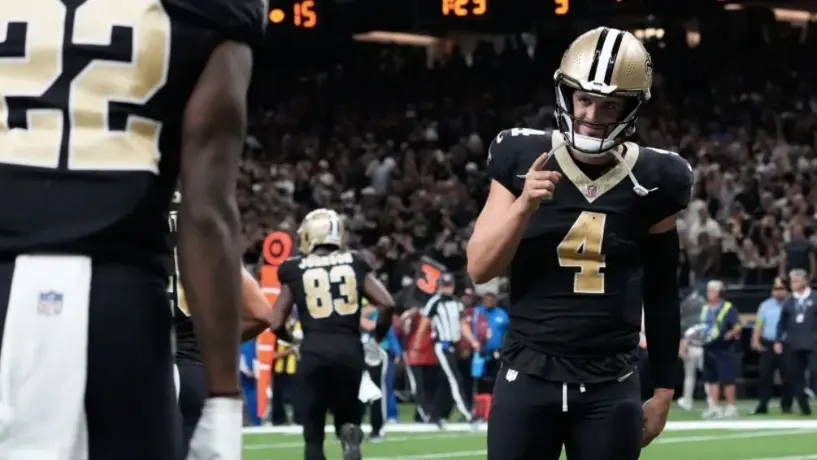 Derek Carr debutó con los New Orleans Saints venciendo a los Tennessee Titans