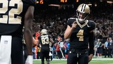 Derek Carr debutó con los New Orleans Saints venciendo a los Tennessee Titans