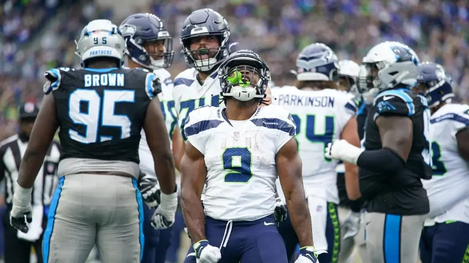 Kenneth Walker III lidera el triunfo de los Seahawks contra Carolina