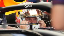 Verstappen explota con Red Bull por maniobra de Checo Pérez: '¿Qué cara** fue eso?'