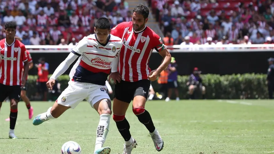Raúl Martínez estará de vuelta en las convocatorias de Chivas tras indisciplina