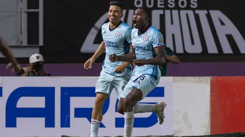 Diber Cambindo anota doblete en el empate de Cruz Azul contra Mazatlán