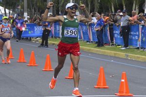 Centroamericanos 2023: José Doctor se lleva el oro en marcha 20km y regala medalla a entrenador