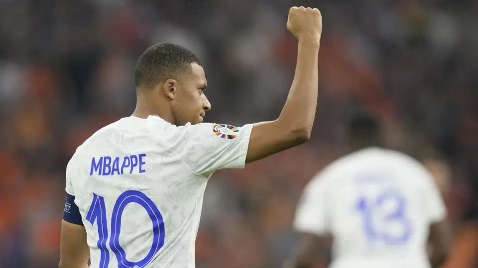 Mbappé y la Selección de Francia celebran su clasificación a la Euro 2024