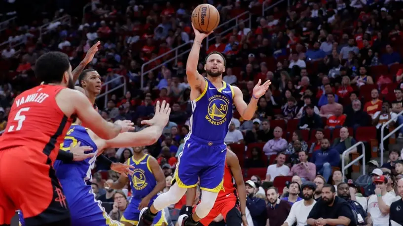 Stephen Curry comanda victoria de los Warriors sobre Rockets