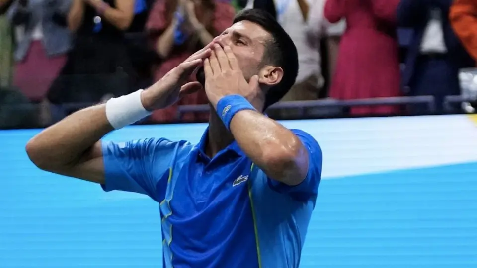 Novak Djokovic venció a Daniil Medvédev y consiguió su Grand Slam número 24