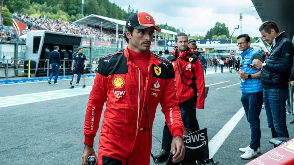 Sainz sobre GP de Bélgica: 'Perdía tres o cuatro segundos por vuelta y no valía la pena continuar'