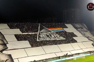 Salernitana rindió homenaje a Pink Floyd previo a partido ante Inter