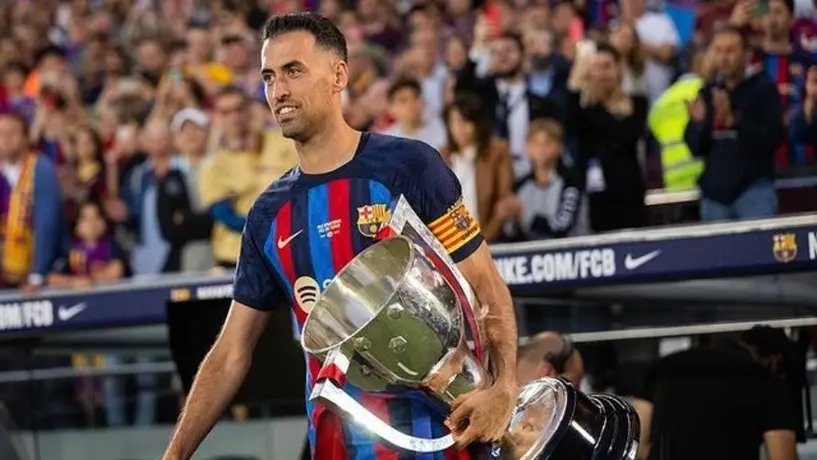 ¡Grave error! La MLS publicó una foto de Arbeloa en lugar de Busquets en su bienvenida a Miami