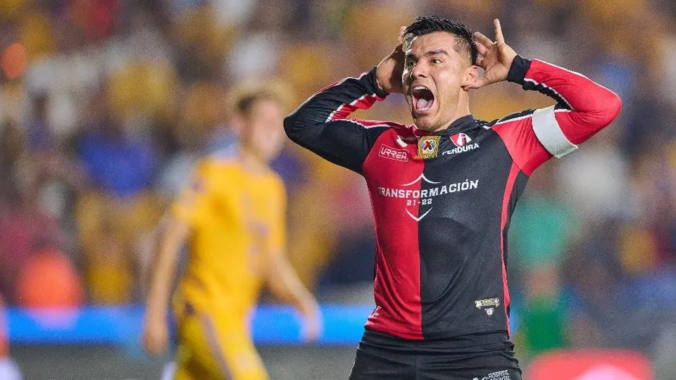 Afición de Atlas coloca una imagen de Aldo Rocha previo al duelo contra Tigres