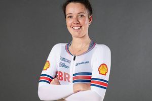 Lizzi Jordan, ciclista que sueña con París 2024 luego quedar ciega tras comer en restaurante de comida rápida