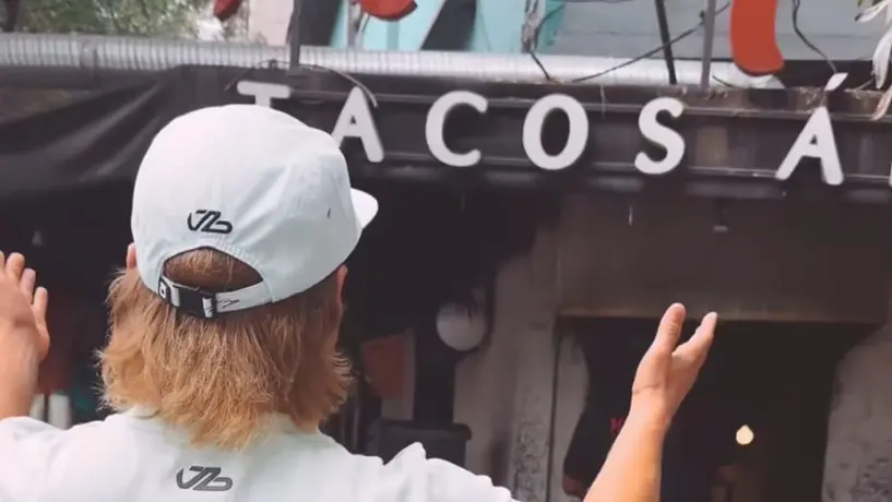 ¡Ya eres mexicano! Valtteri Botas llegó a CDMX y aprovechó para disfrutar de unos tacos