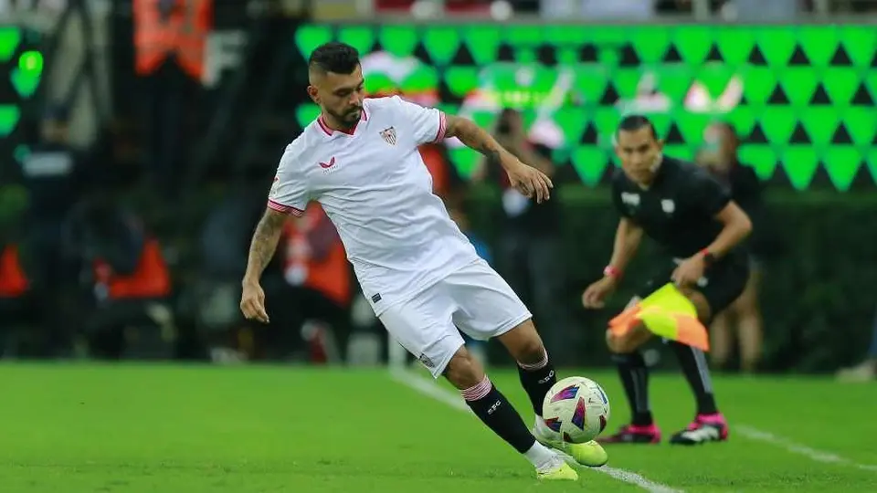 'Tecatito' Corona, lejos de Rayados confirma representante: 'Nunca empezamos a negociar'