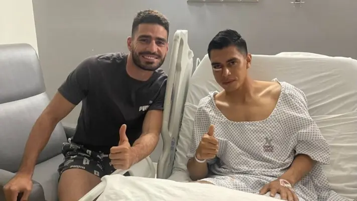 'Pollo' Briseño visitó a 'Tala' Rangel luego de ser operado por el accidente que tuvo con el defensa
