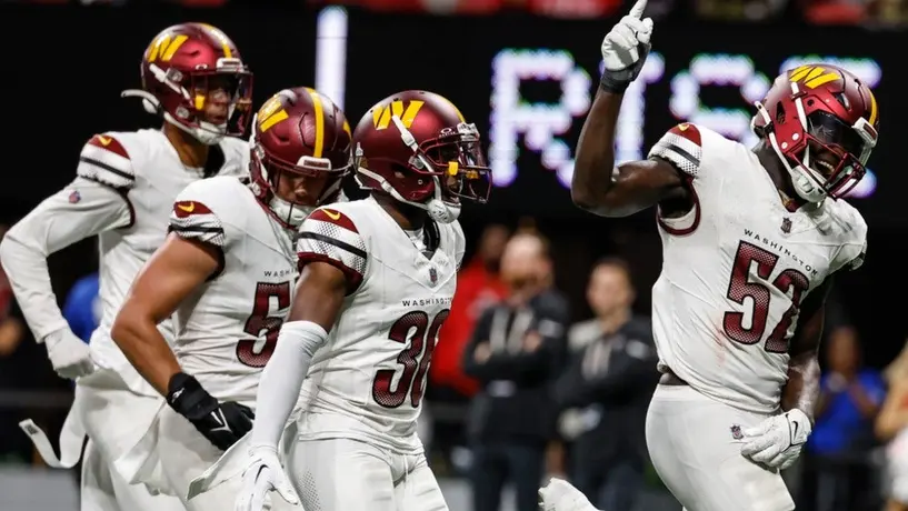 Defensiva de Commanders decide el partido ante los Falcons