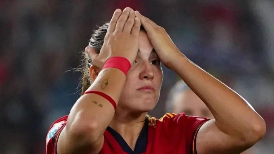 Mapi León y Patri Guijarro abandonan concentración de la Selección Española Femenil