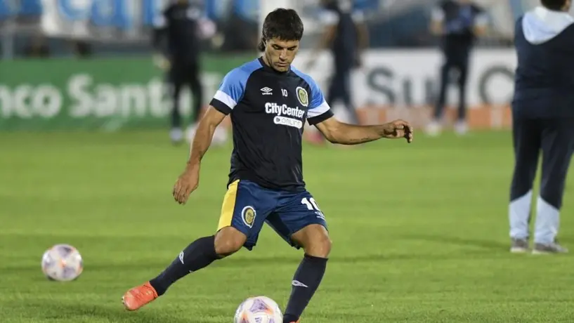 Aficionados del Rosario Central bromean a Malcorra por su parecido con Peso Pluma