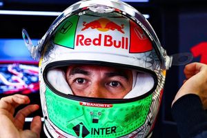Helmut Marko pide mejorar a Checo Pérez y ya piensa sobre el asiento de Red Bull en 2025