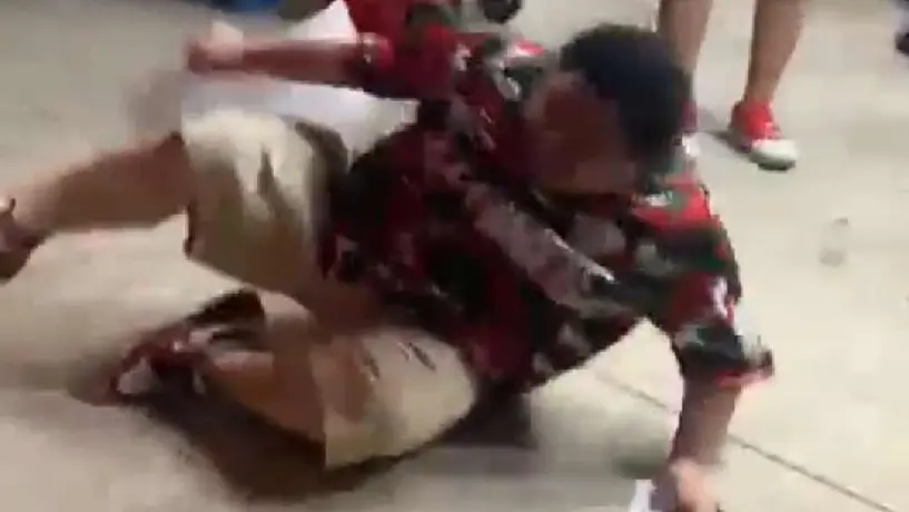 Aficionado de los Leones de Yucatán sufre una fuerte lesión durante su festejo