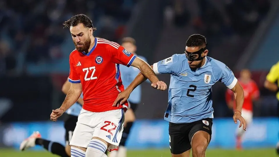 Uruguay vence a Chile en las Eliminatorias de la Conmebol