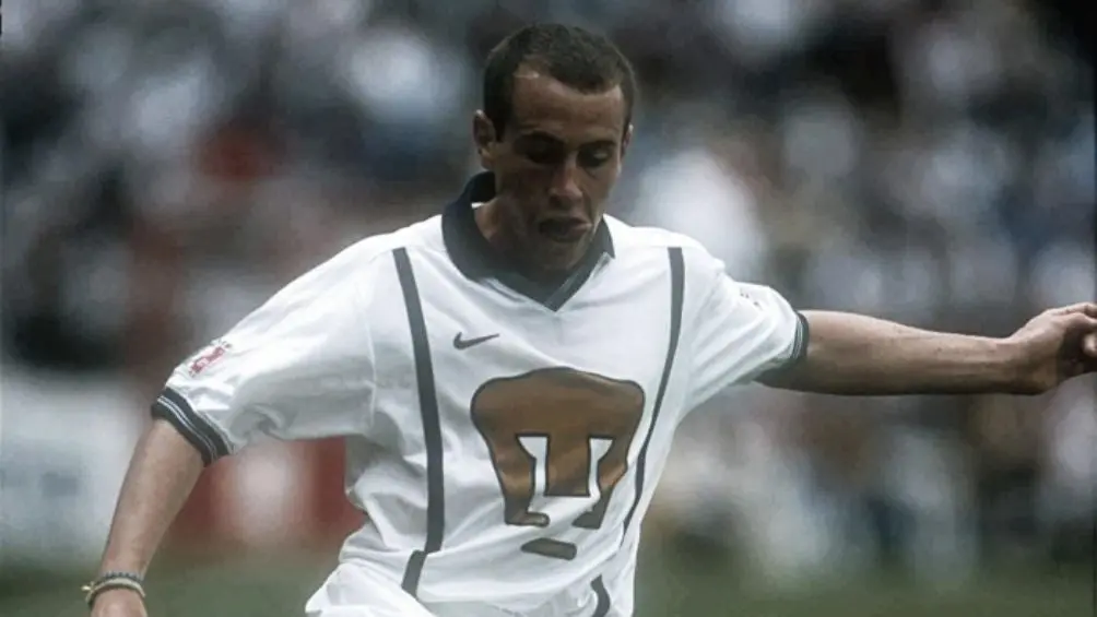 Gerardo Torrado se fue de Pumas al Tenerife en el año 2000