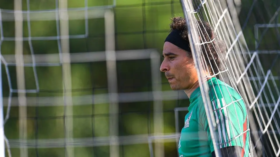 Jaime Lozano comparó a Memo Ochoa con Márquez: "Ha hecho historia, como Rafa"