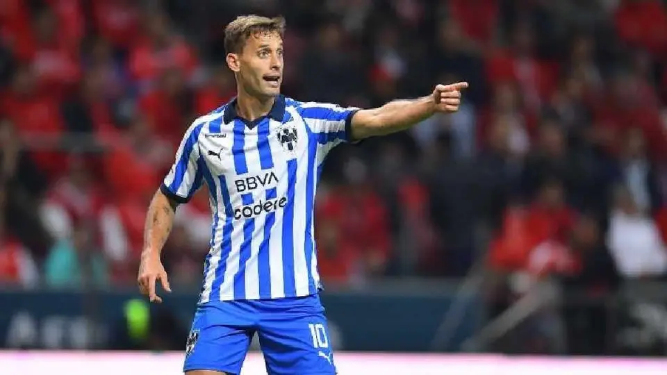 Sergio Canales sufrió una lesión muscular y apunta a ser baja al menos dos semanas