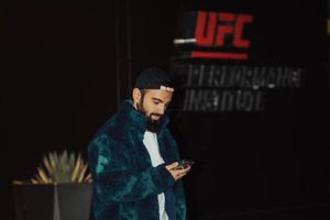 Peleador de UFC, Khusein Askhabov, arrestado en Tailandia por secuestro y robo