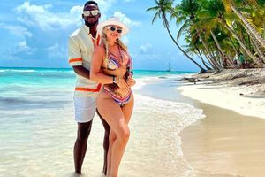 Julián Quiñones y su esposa revelan que serán padres de una niña