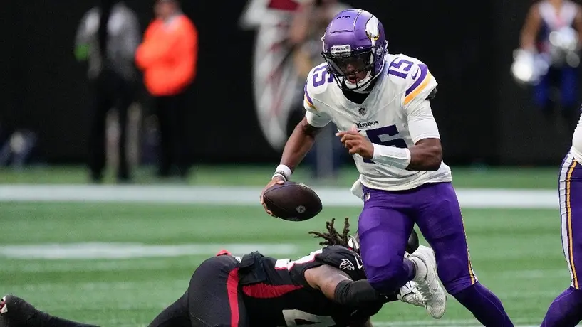 NFL: Dobbs brilla con 2 pases de anotación y corre para el de Vikings sobre Falcons