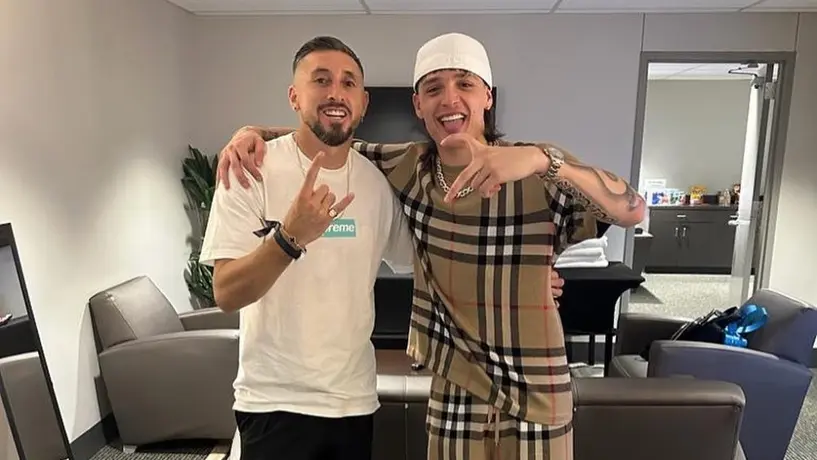 ¡Rompen las redes! Peso Pluma y Héctor Herrera se tomaron fotos juntos