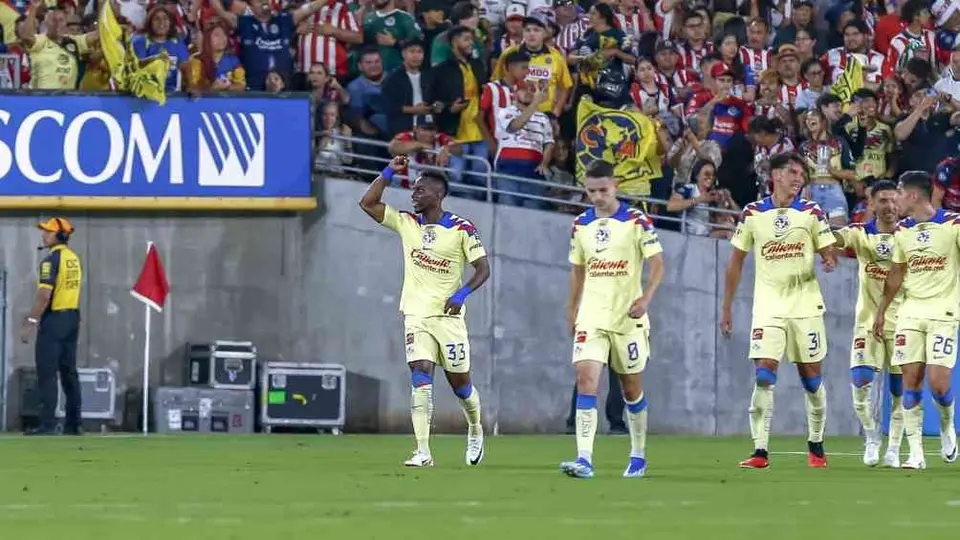 América se quedó con el Clásico ante Chivas gracias a doblete de Quiñones
