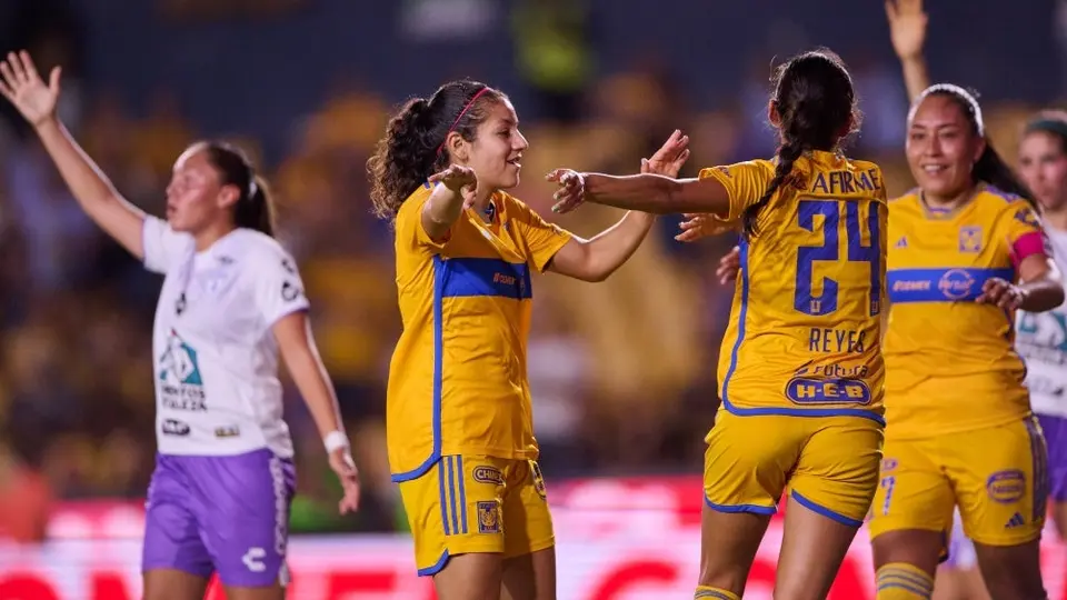 Tigres Femenil sufre en casa ante Pachuca, pero consigue la victoria y continúa con el invicto en Liga