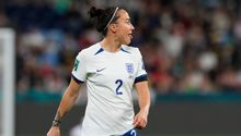 Lucy Bronze rechaza saludar a la árbitra del Inglaterra-China del Mundial Femenil
