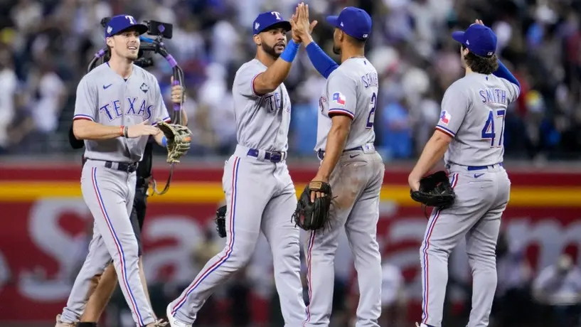 Rangers se lleva el Juego 4 y se pone a una victoria de ganar su primera Serie Mundial