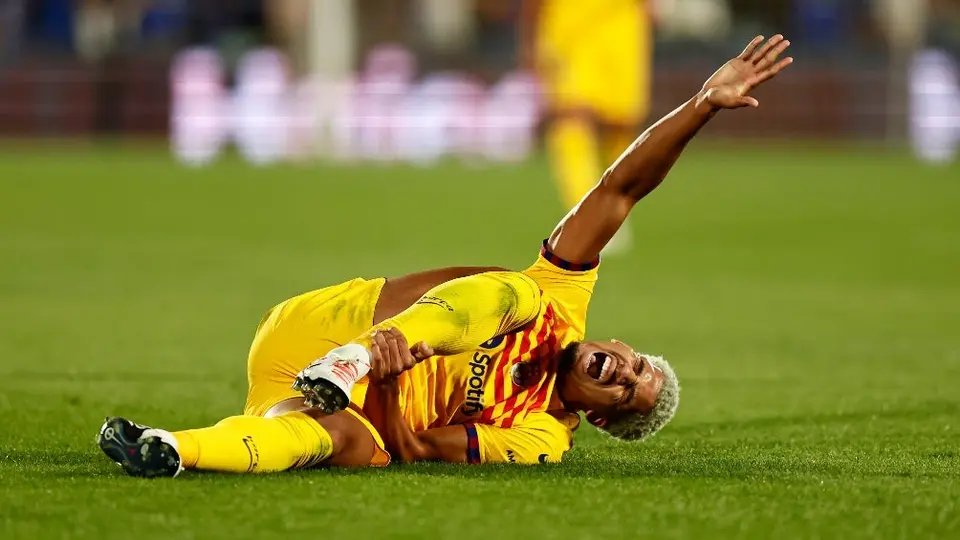 Barcelona: Ronald Araújo es baja ante el Cádiz por una lesión en el bíceps femoral