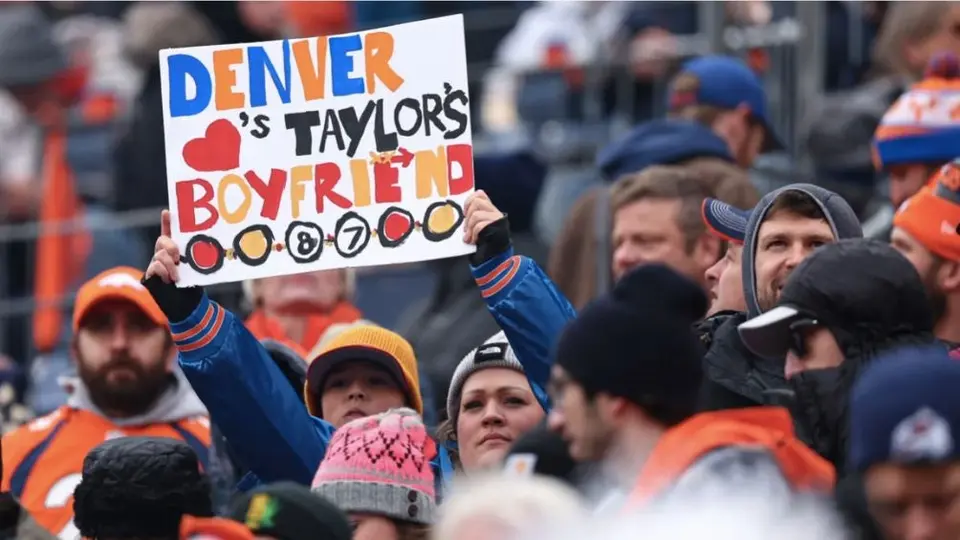 Broncos se burla de los Kansas City Chiefs con 'Shake It Off' de Taylor Swift