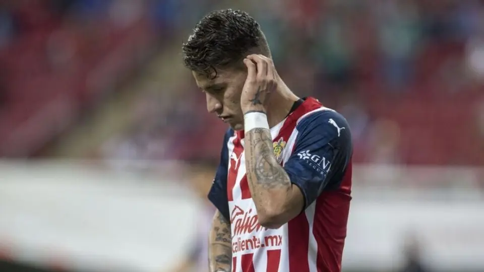 Chivas: Chicote Calderón será baja del Rebaño por lesión