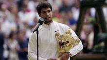 Wimbledon 2023: Carlos Alcaraz vence a Novak Djokovic y se corona en cinco sets