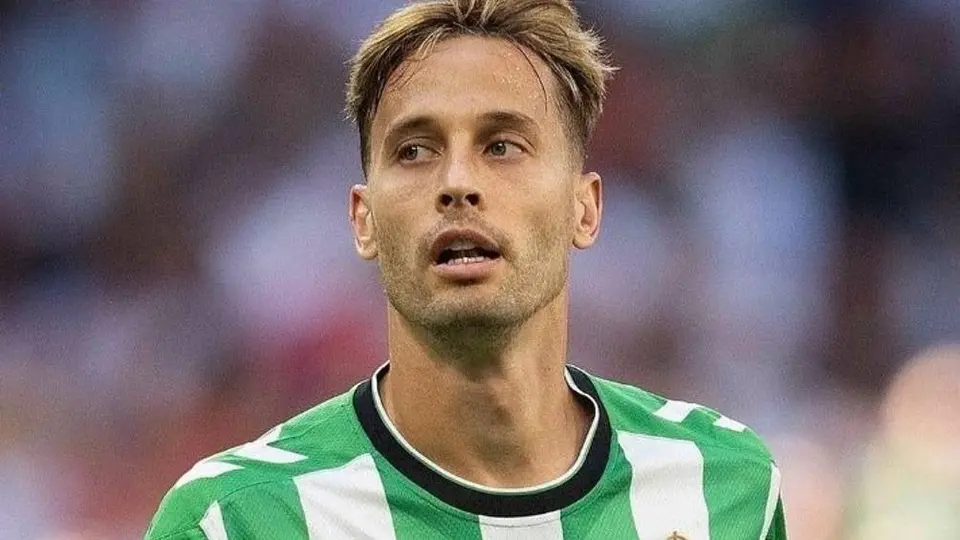 ¿Se cae su fichaje? Sergio Canales viaja a Inglaterra para iniciar la pretemporada con el Real Betis
