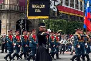 Participación de militares rusos en desfile por la independencia enciende críticas en México