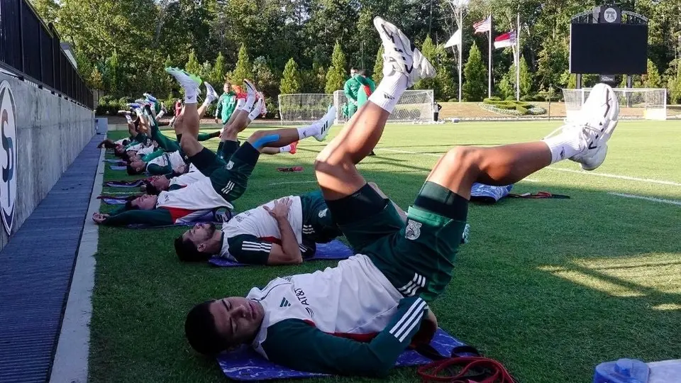 Víctor Guzmán acerca del Tricolor de Jaime Lozano: "Se está viendo el cambio generacional"