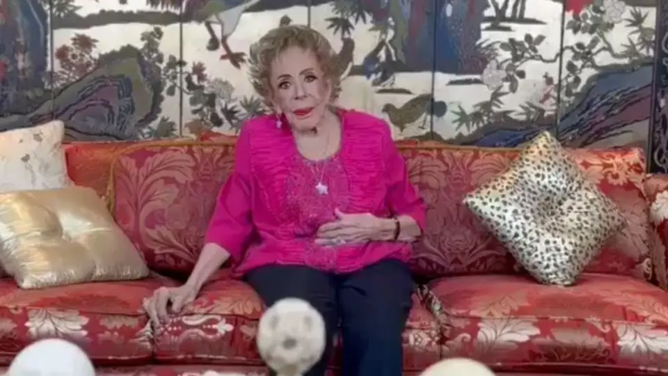 Reaparece Silvia Pinal y envía un mensaje en video para sus fans