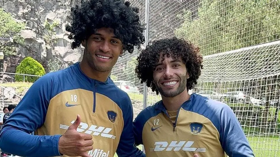 'Chinomanía' se apodera de Pumas; jugadores se ponen el look de César Huerta