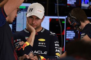 Checo Pérez sobre su presunta salida de Red Bull en 2024: "Tengo un contrato y todo está claro"